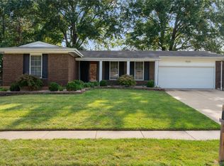 26 Deer Lodge Dr, Fenton, MO