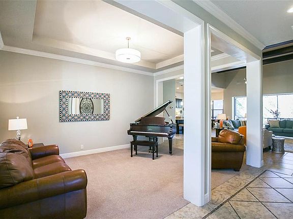 3rd image of 15910 Persimmon Grove Dr