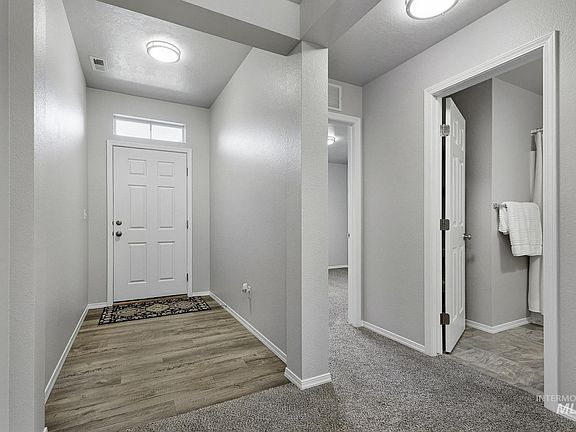 3rd image of 12923 Bullfinch Ct