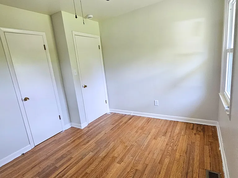 432 Northcrest Dr — Photo 12
