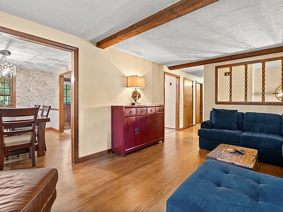 5th image of 35 Lowell Rd