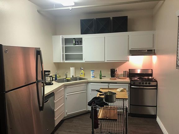 4th image of 302 Island Ave