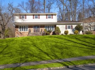 6 Timberlane Ct, Morris Plains, NJ 07950