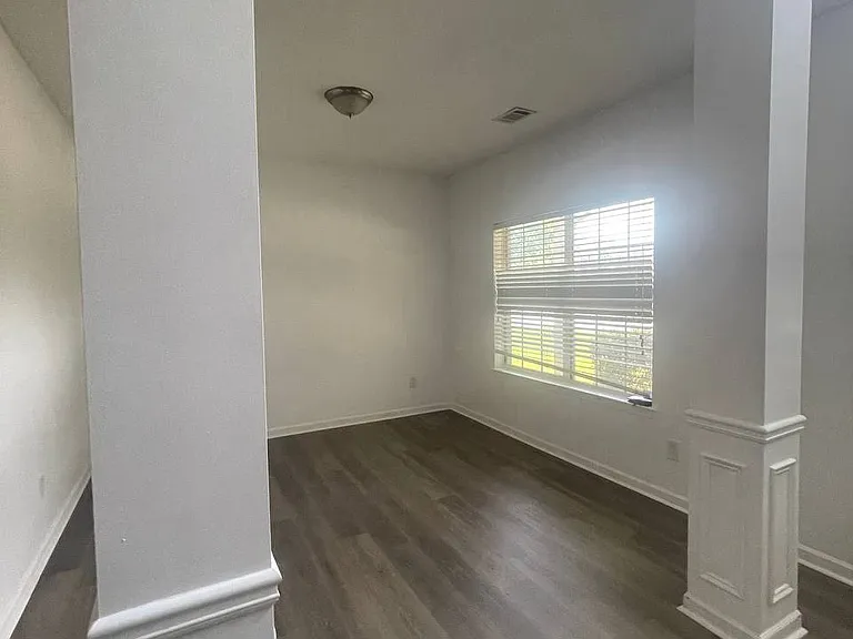 520 Lakeridge Ct — Photo 12