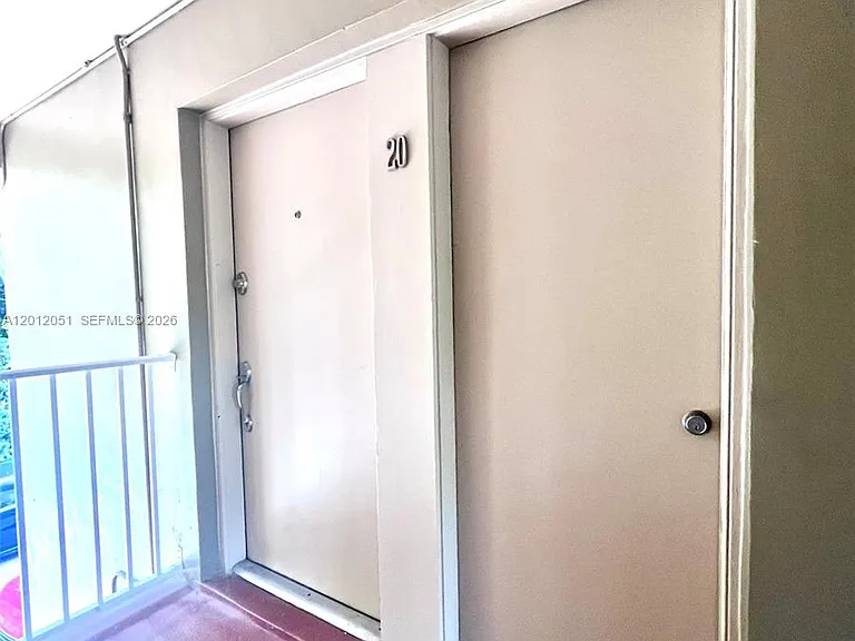 6310 SW 79th St #20 — Photo 9