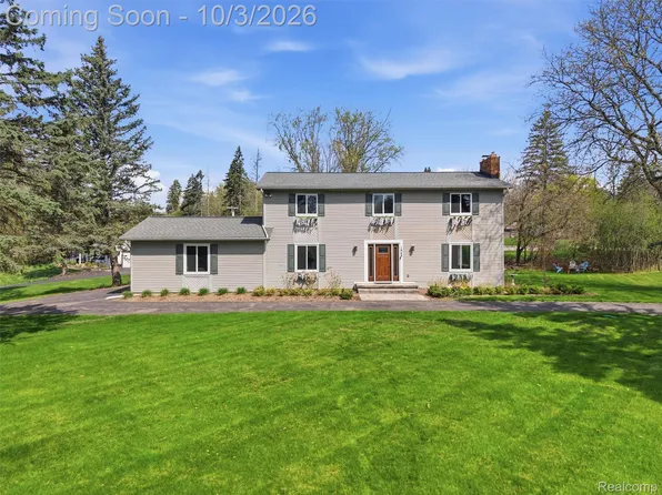 1848 Packer Rd, Bloomfield Hills, MI 48302