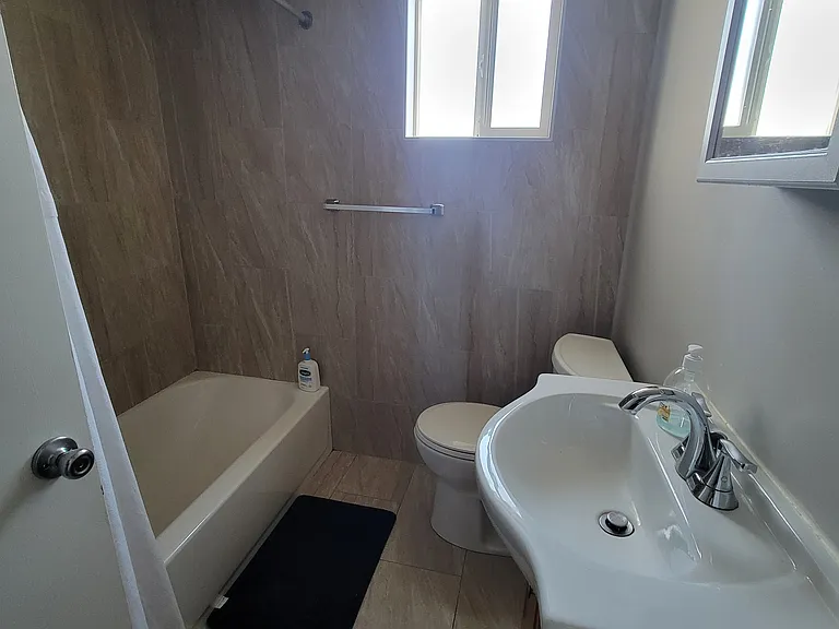 205 1/2 W Geneseo St #205-1/2 — Photo 3