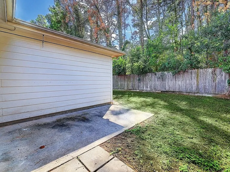 25407 Clover Ranch Dr — Photo 16