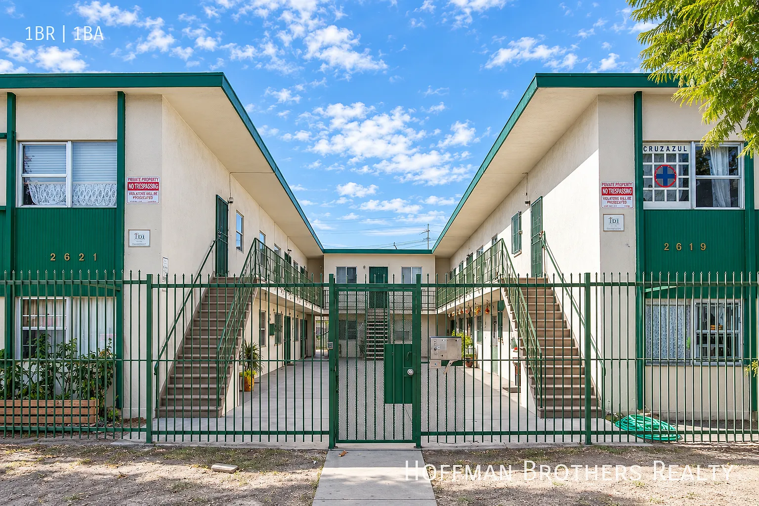 Renovated and Spacious 1-Bedroom Near USC & Exposition Park — Photo 3