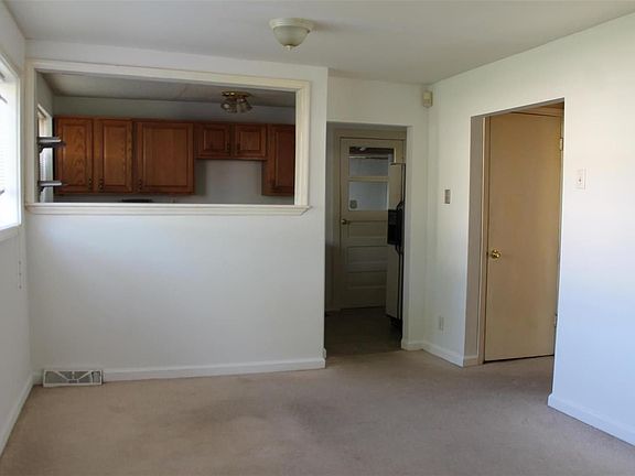 2nd image of 196 Deane Ct