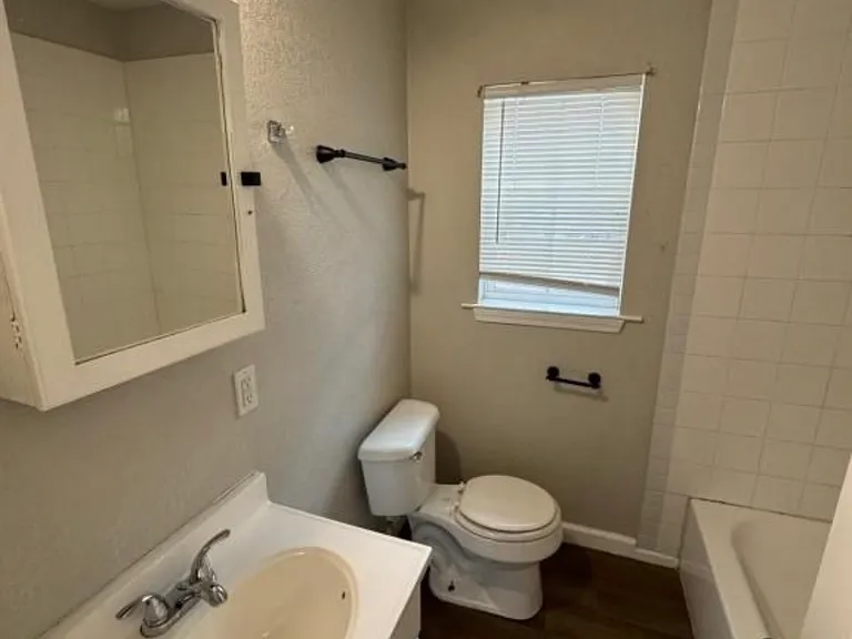 410 Pine St — Photo 11
