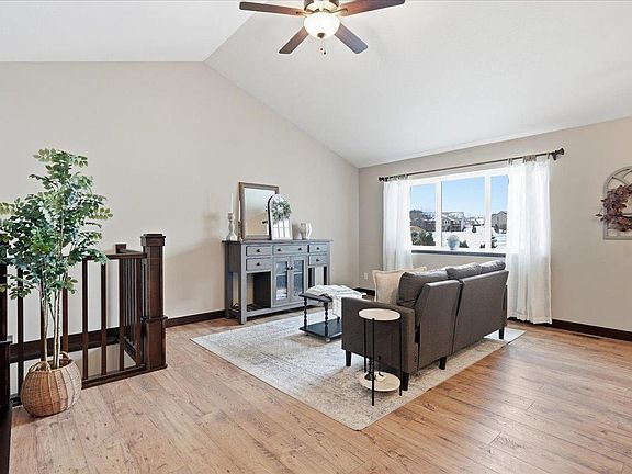 2nd image of 6362 Wilder Ln