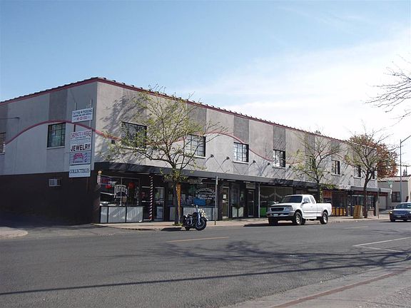 2nd image of 600 W Garland Ave