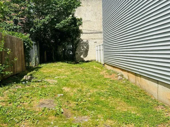 843 Leland St, Philadelphia, PA 19130