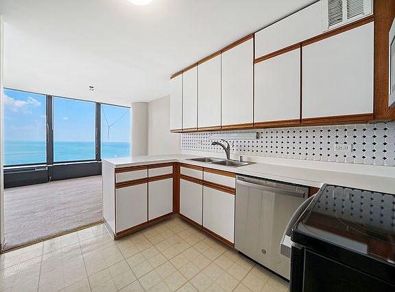 4th image of 505 N Lake Shore Dr APT 2303