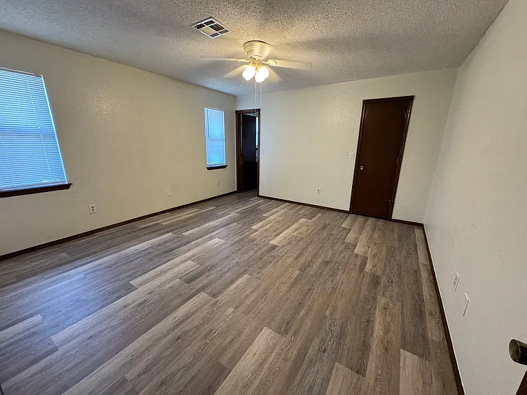 8413 Woodfield St — Photo 6
