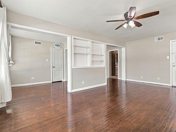 5th image of 4505 Larch Ln #A