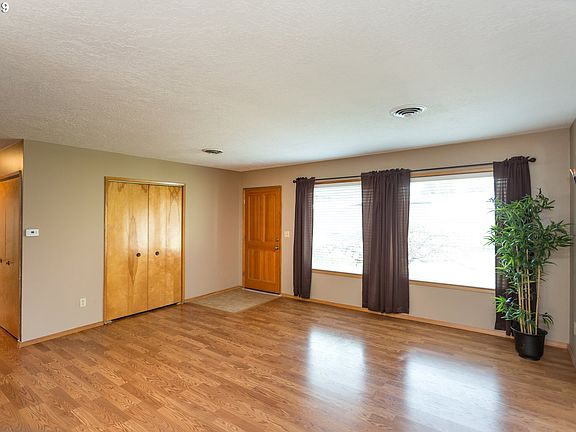 4th image of 14000 SE Rupert Dr