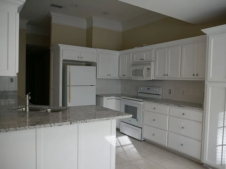 4906 Timberwood Dr — Photo 14