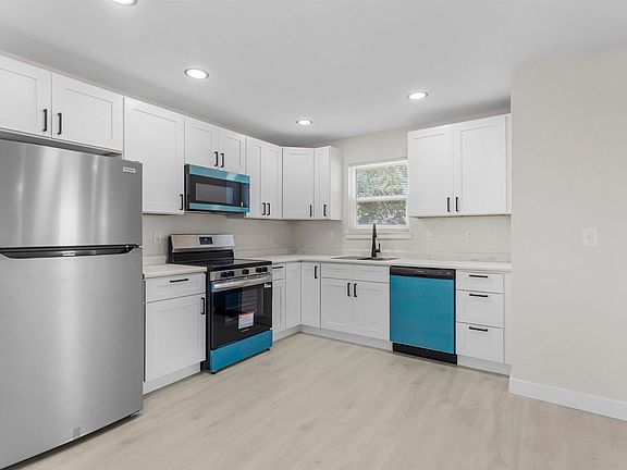 5th image of 1416 N Philips St