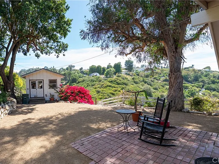 12 Martingale Dr — Photo 46