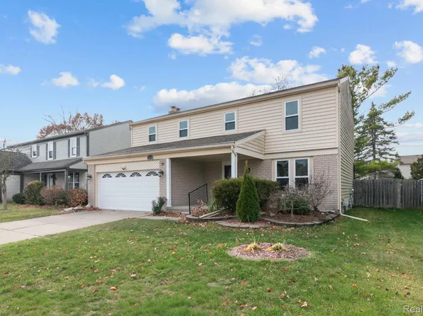 2124 E Roundtable Dr, Canton, MI 48188