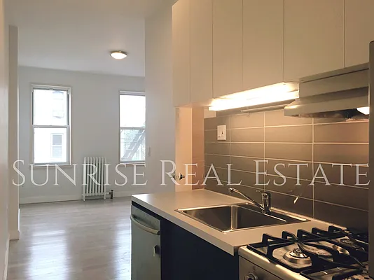 Rented by Sunrise Real Estate | media 41