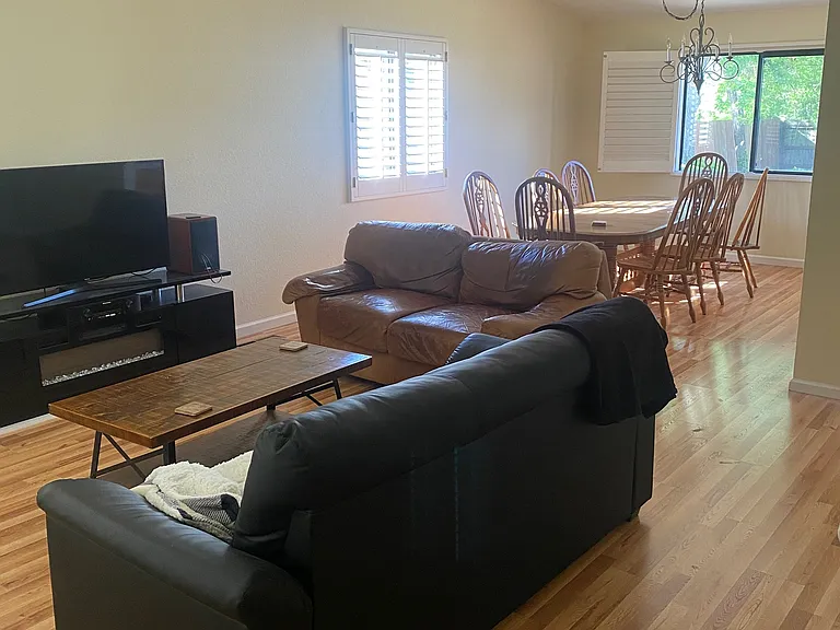 401 Chaco Canyon Ct — Photo 2
