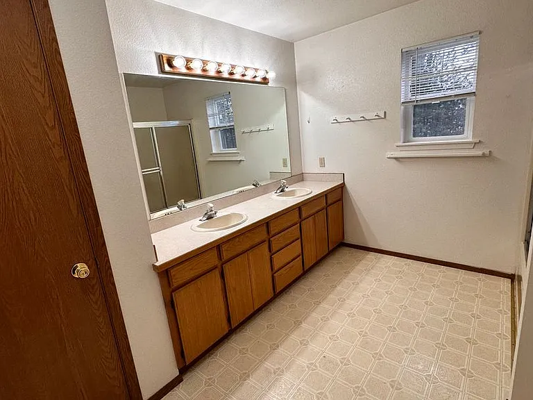 1877 W Fairway Dr — Photo 16