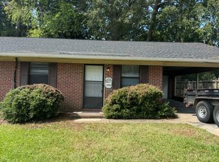 415 W Oak St, Selma, NC 27576