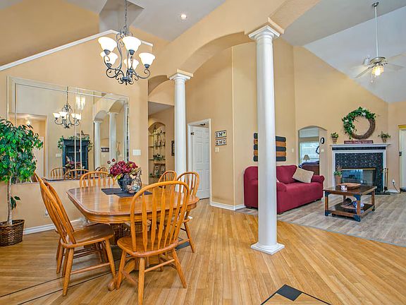 4th image of 9503 Legend Isle Dr