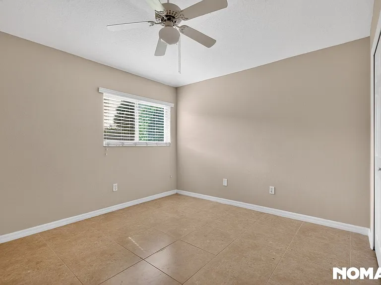 2190 Weatherly Ave — Photo 9