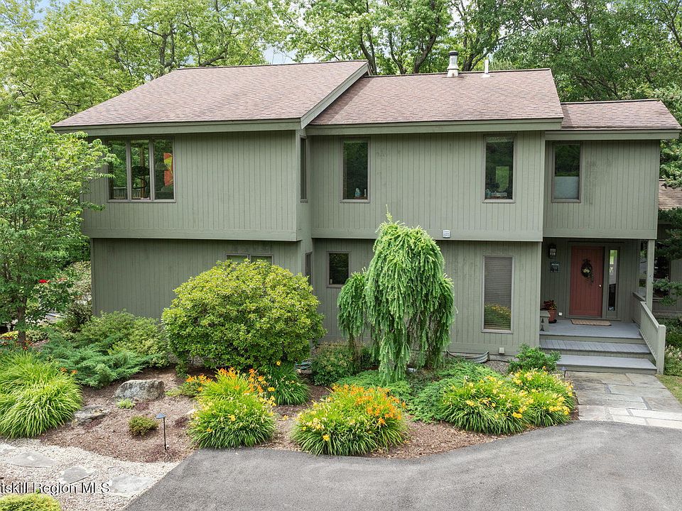 1st image of 54 Hillcrest Drive