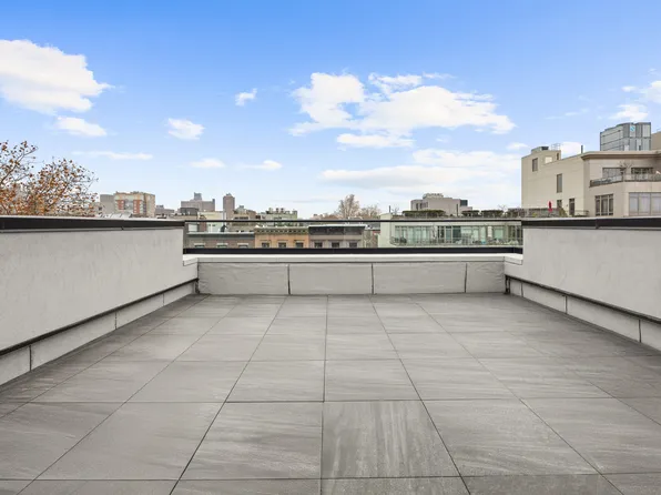 292 Gates Avenue image 20 of 23