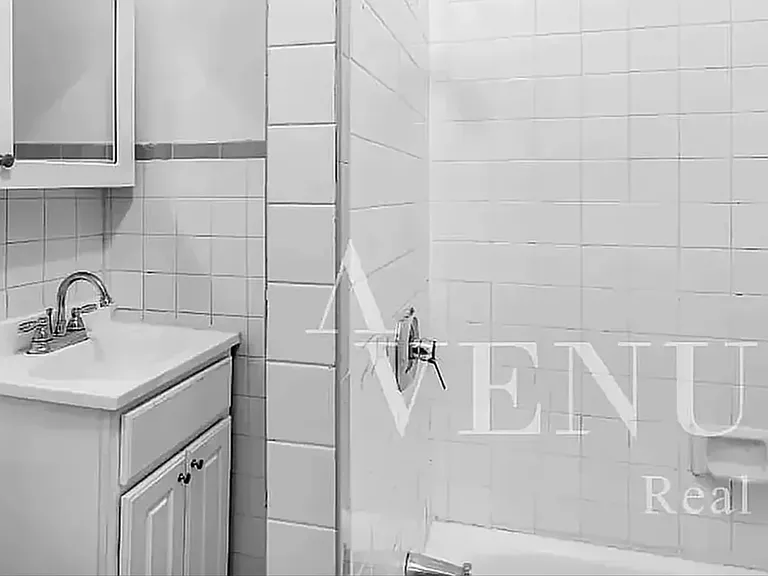 215 W 109th St #3H — Photo 5
