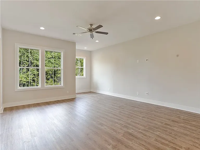 606 Cameron Ct — Photo 8
