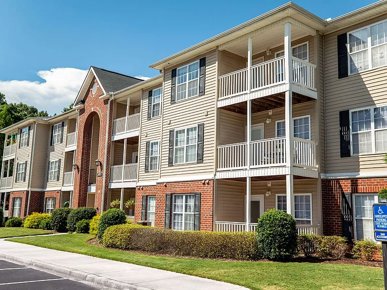 Ashton Park Apartments — Photo 11