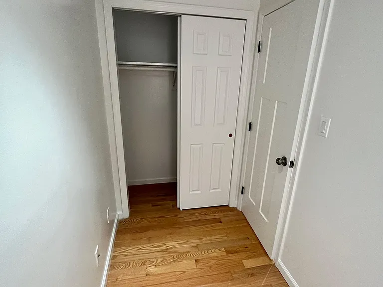 216 E 36th St #8F — Photo 12