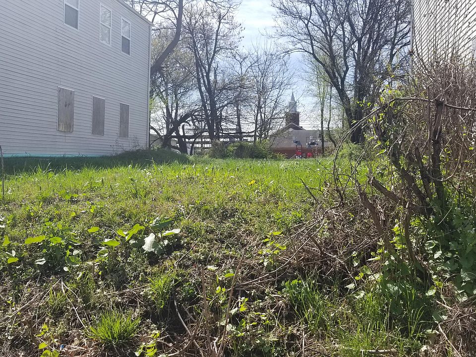 2nd image of 1942 W Chestnut St