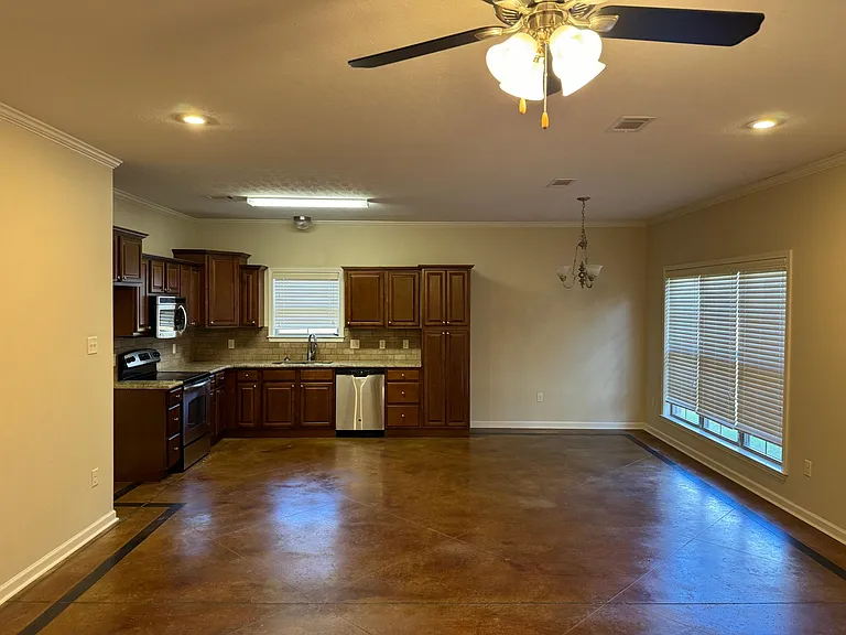 1380 Sena Dr — Photo 6