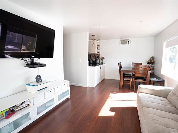 3rd image of 7650 Balboa Blvd #59
