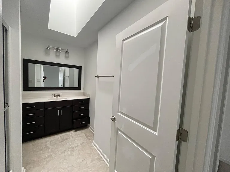 1676 Avalene Way — Photo 16