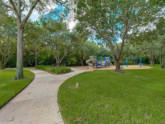 4th image of 3911 Ryewood Ct