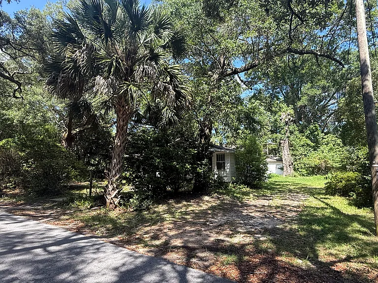 718 Bayou Blvd — Photo 10