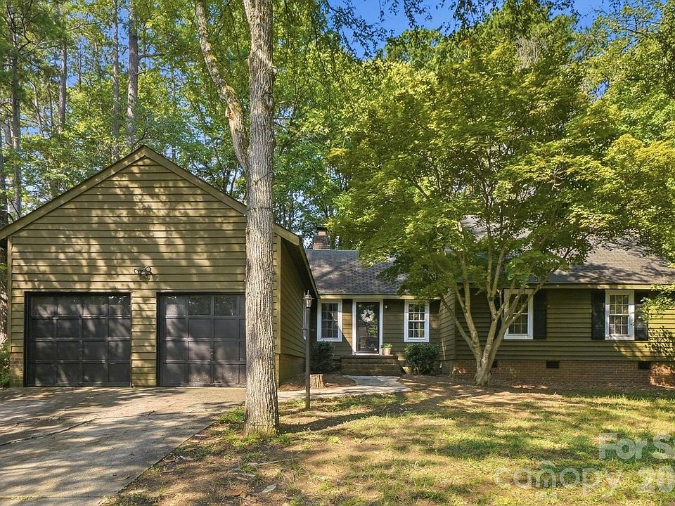 1st image of 8315 Park Vista Cres