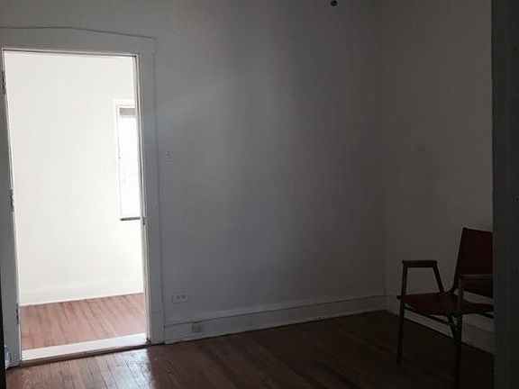5th image of 1326 Dewey Ave APT 2