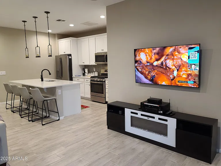 1666 E Lee Dr — Photo 18