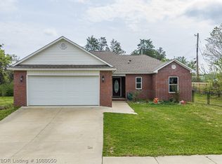 806 N 9th St, Van Buren, AR 72956