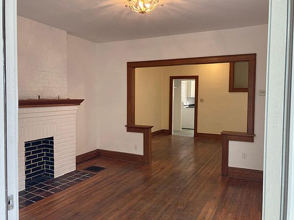 3rd image of 145 E Blake Ave