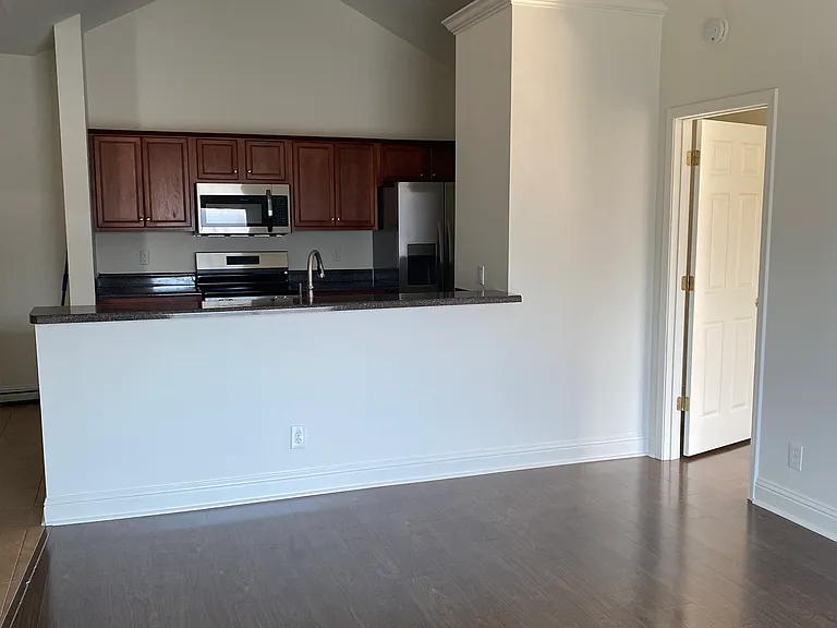 3425 Town Creek Cir — Photo 1